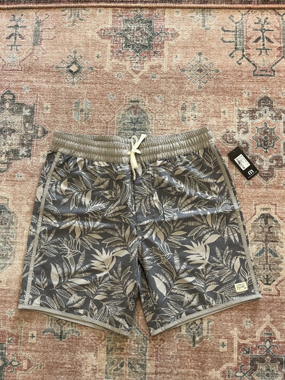 NWT Travis Mathew Tropical Palm Print boardshorts Gray Tan L